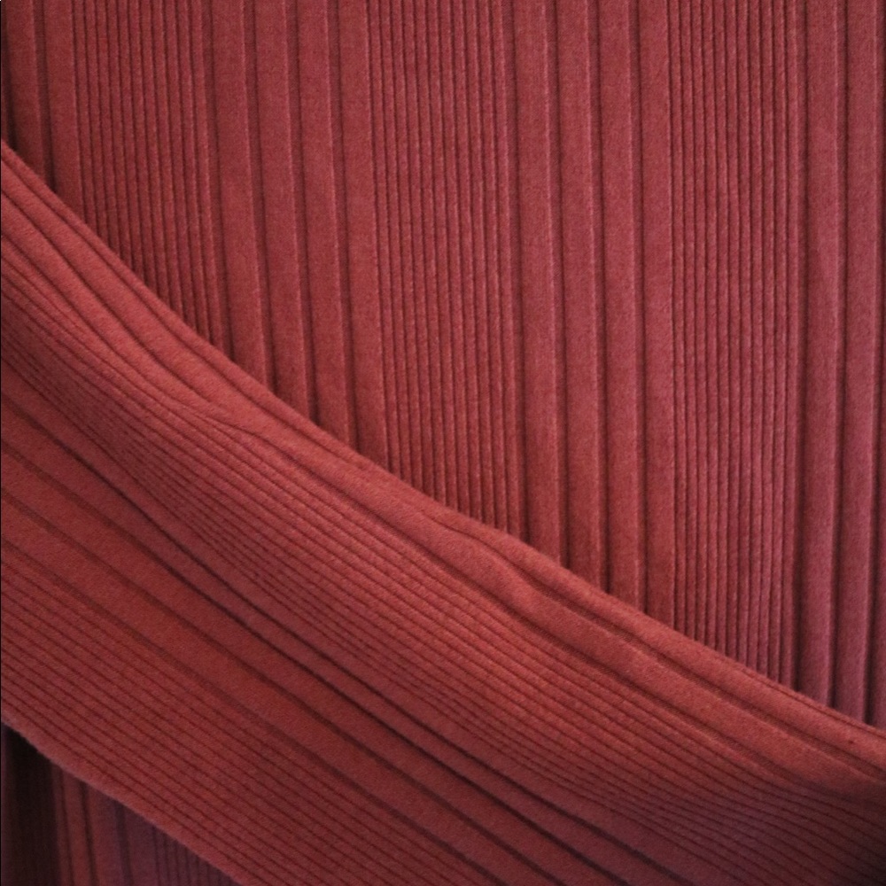 Forever 21 Ribbed Top - Picture 2 of 3